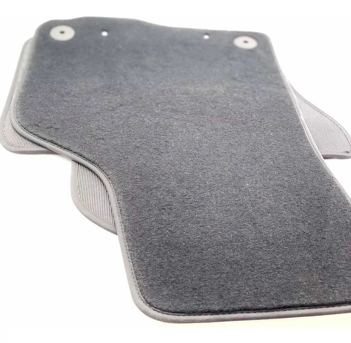 Велурени Стелки Оригинални VW Golf 6 Чисто нови Предни