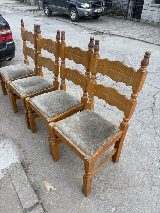 Масивни маси и столове