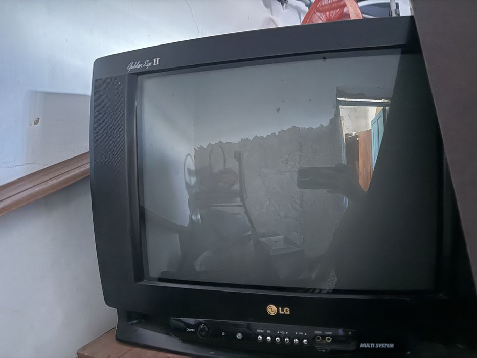 телевизор LG состояние отличное