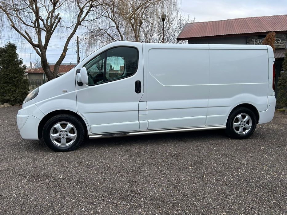 Masina Renault trafic