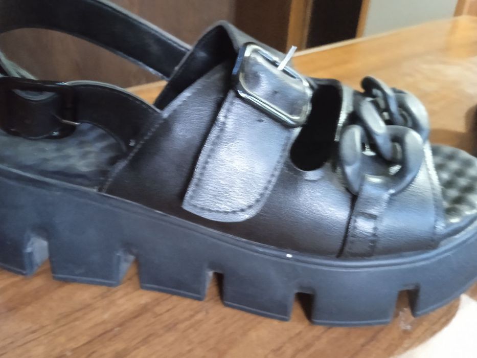 Босоножки женские