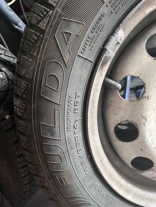 Гуми с джанти 185/65R14 400 лв