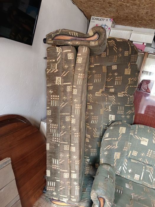 Продам диван с креслами
