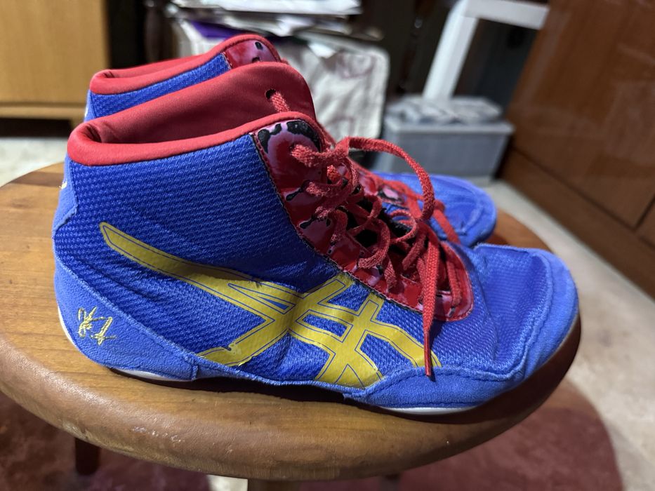 Борцовки asics различни размери