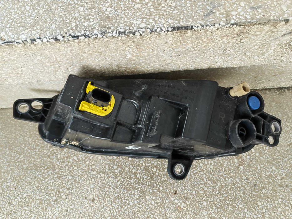 Халоген VOLVO FH5 LED десен / Халоген Волво ФХ5 Оригинален