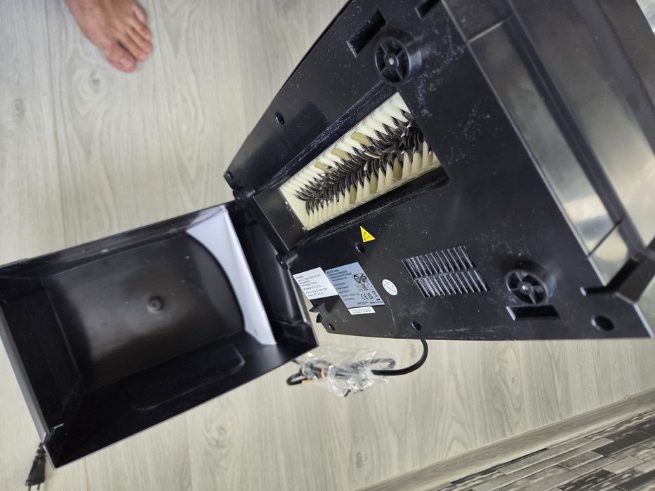 Distrugator documente manual REXEL MOMENTUM X308, P3, cross-cut (confeti), 8 coli, cos 15l, negru