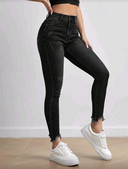 Дамско черно дънки по тялото