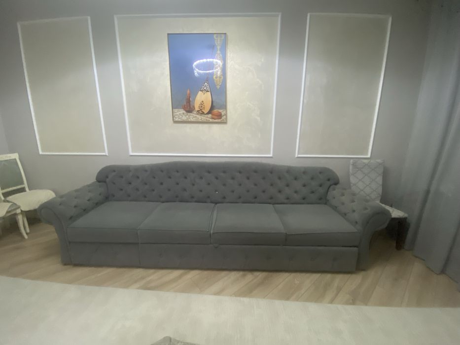 Продам диван для гостинной комнаты.