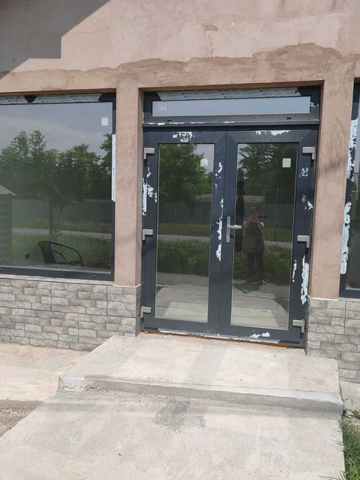 Inchiriez spatiu comercial