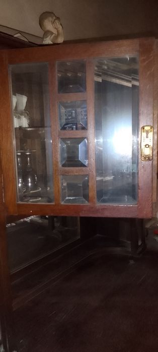 Старинный буфет с зеркалом. 19 век.