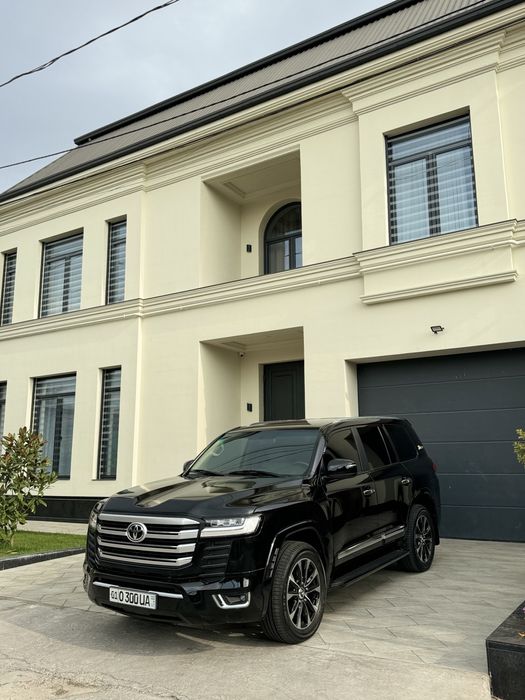 Sotiladi Tayota 300 Srochna