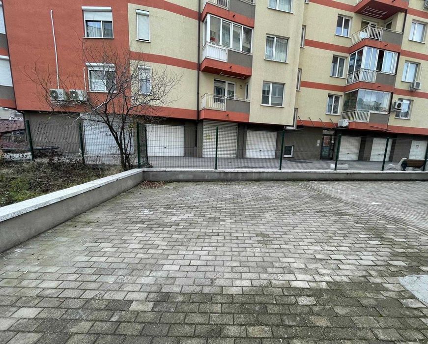 Дава се под наем Гараж / Паркомясто в София, Дружба 2 - 13 кв.м за 79.56 € - Снимка #1