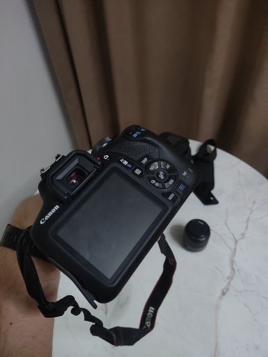 Canon EOS2000D kit с сумкой и объектив 80-200мм