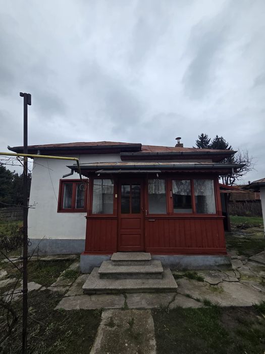 VÂND URGENT CASĂ VĂLENII DE MUNTE

Nr de contact 0724585432