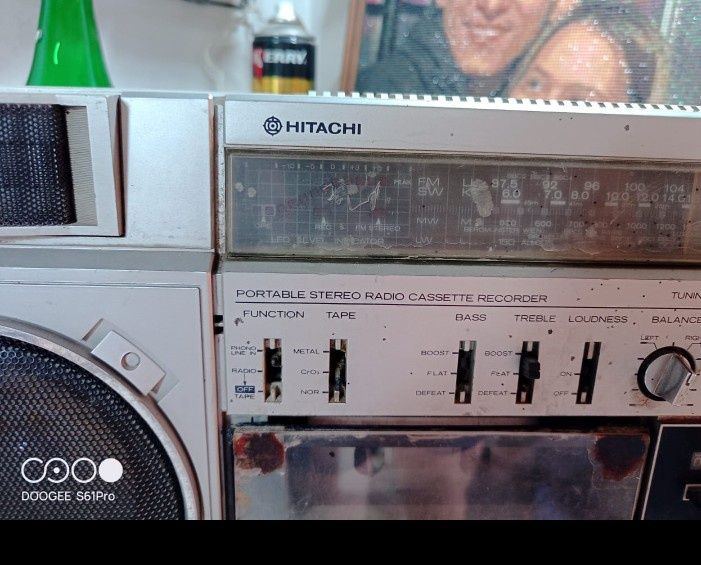 Магнитола Hitachi