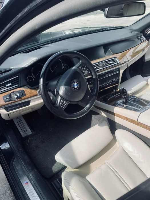 Vad BMW 740d m paket 4 botone