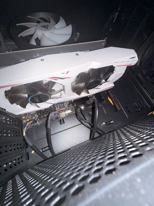 Vand 1050 4gb si placa de baza a320m-h