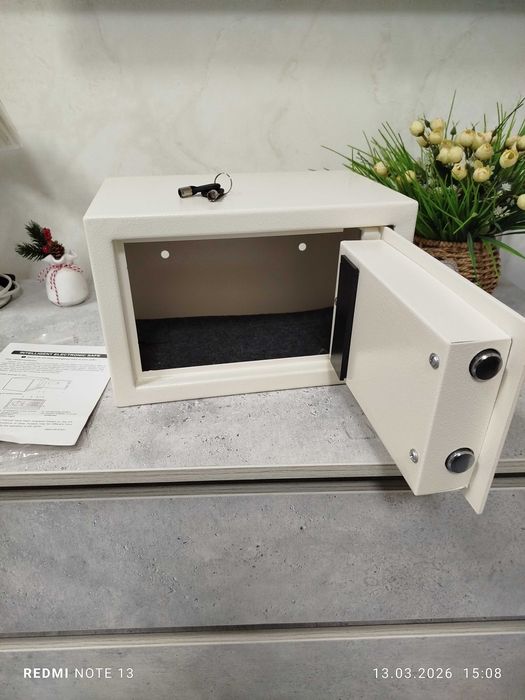 ДЁШЕВО продаётся сейф