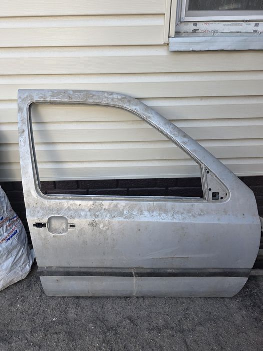 Продам дверь на Volkswagen golf 3