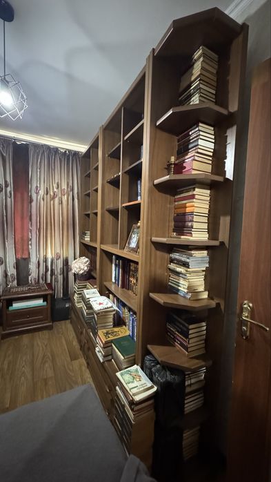 Продается Шкаф для книг