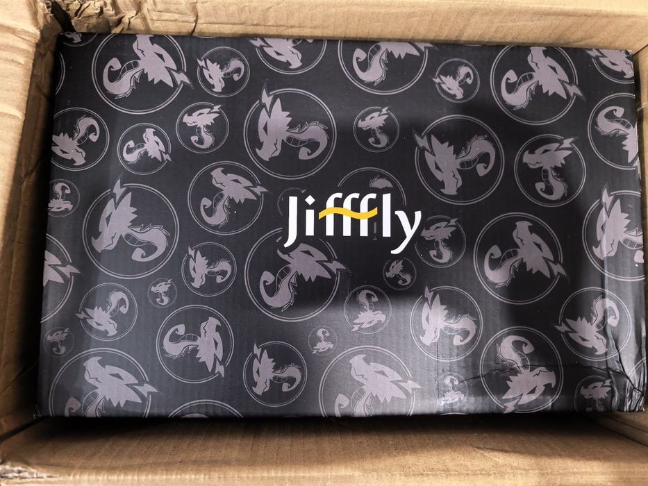 Продаю оригинальные кроссовки Jifffly