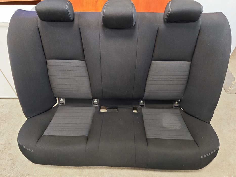 Много запазен плюшен салон Mercedes W205 Мерцедес C класа седан н1105