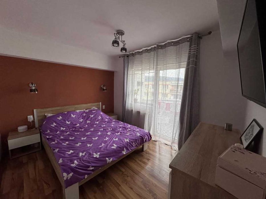Vând apartament 4 camere ultracentral Gherla