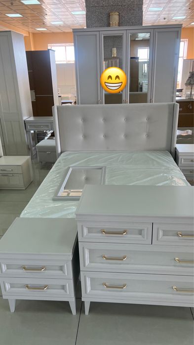 Спальний гарнитур