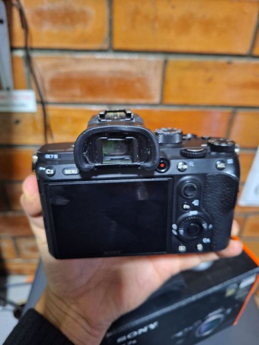 Sony a7 iii 4k korobka dokument Yangi