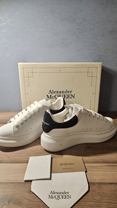 Alexander Mcqueen pietricele negre