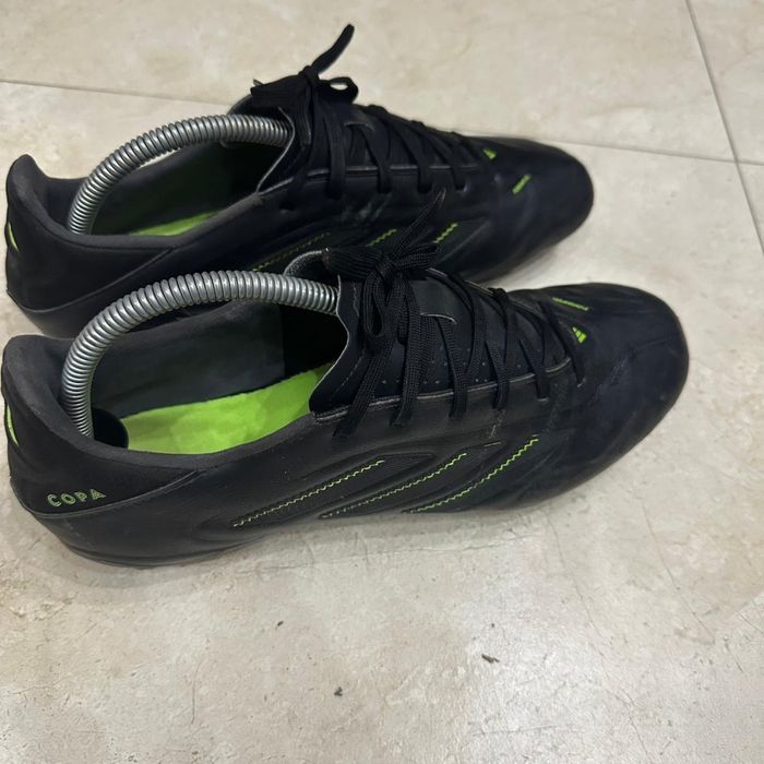 Продам футбольные бутсы