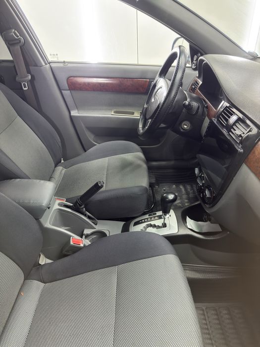 Lasetti 1.8 Avtomat. 2010 yil. Propan gaz.