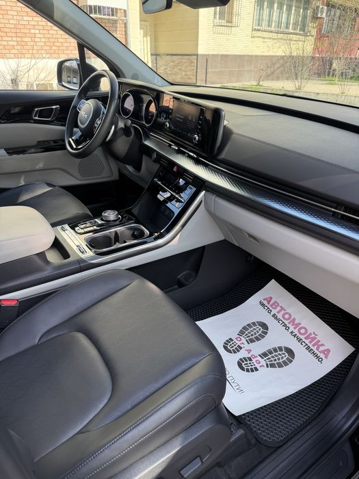 Kia Carnival Luxe 2023/25 Yengi