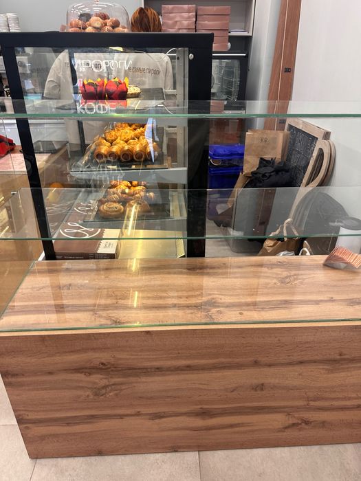 Витрина стеклянная