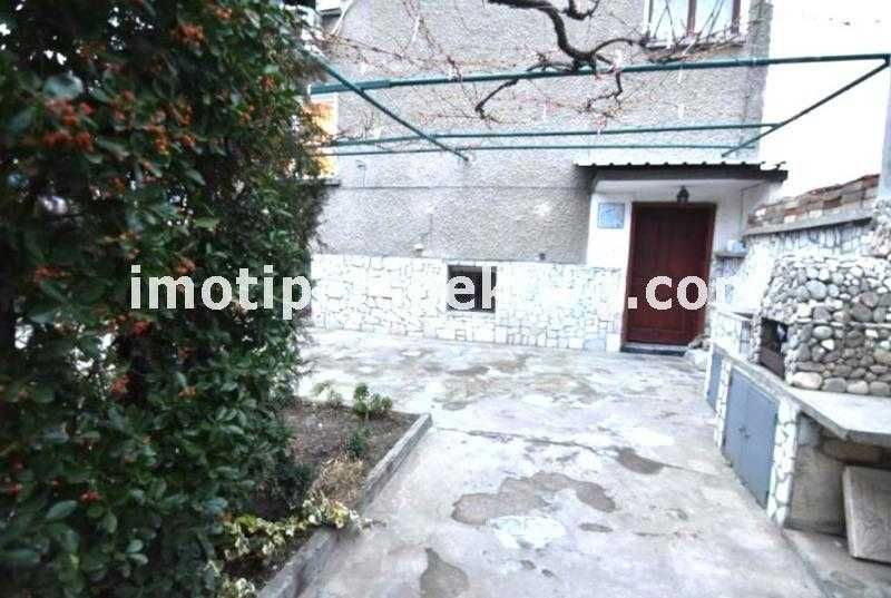 реф.15402 Обзаведен етаж от къща в Прослав!