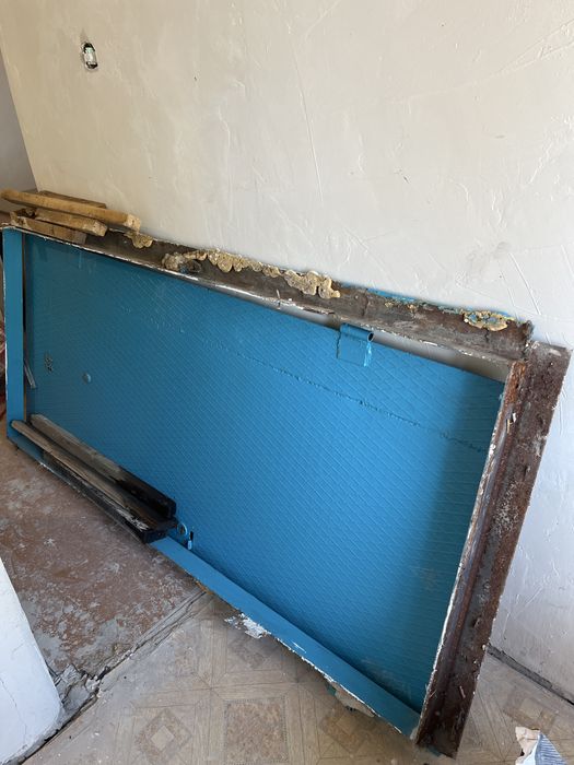 Продам дверь б/у