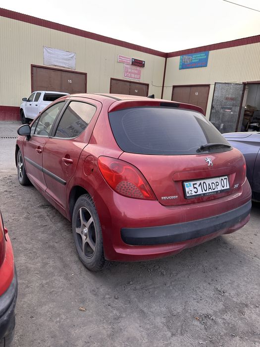 Продам машину Пежо