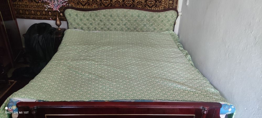 Продам спальный гарнитур