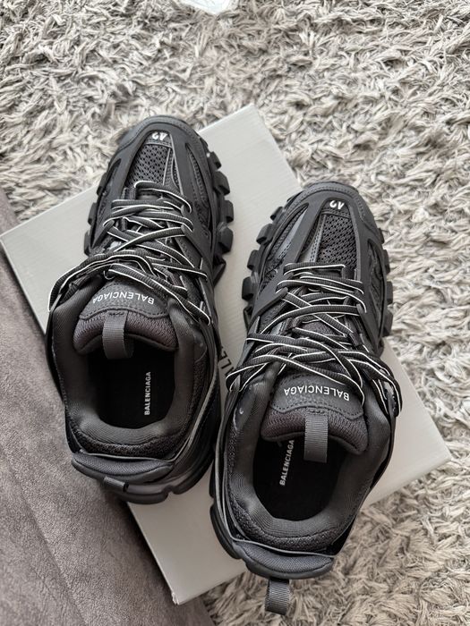 Balenciaga track noi full box