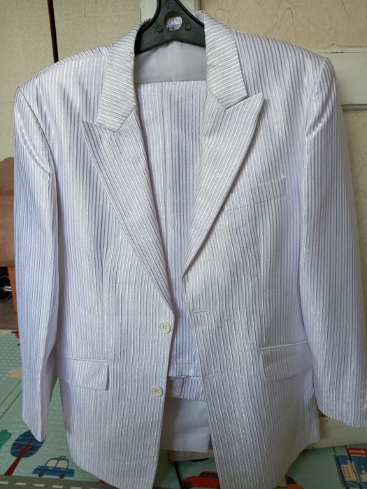 Продам костюм мужской