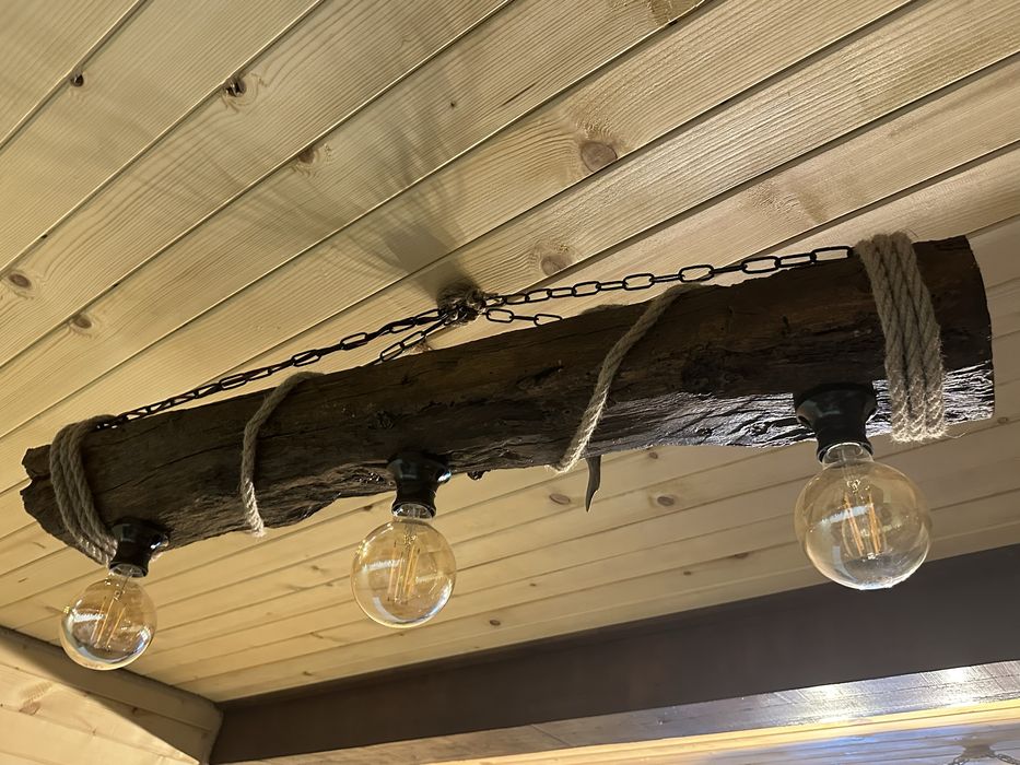 Битова лампа с истинско дърво