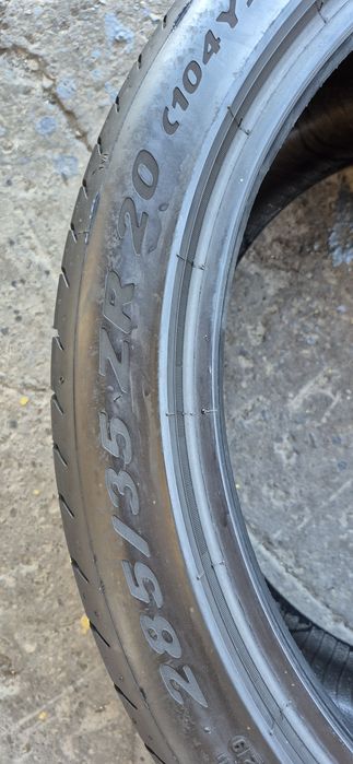 2 anvelope vara Pirelli 285/35/20.Pretul este pe bucata.