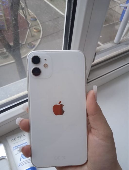 Айфон 11 64гб хорошая
