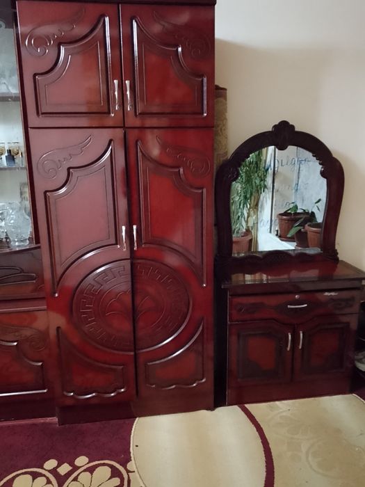 Mebellari to'plami tosh oyna servant 2ta shfaner