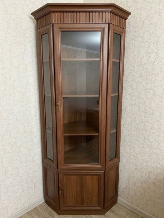 Шкаф витрина (сервант)
