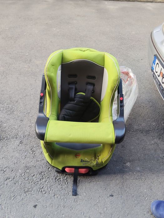 Patut, scaun masina si scoica