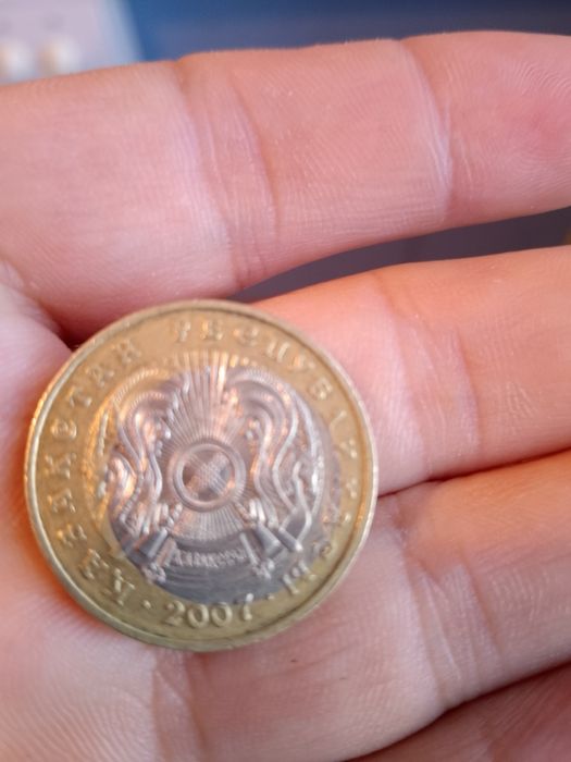 Продам монету 100 тенге брак
