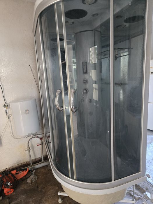 Продам душевую 15000