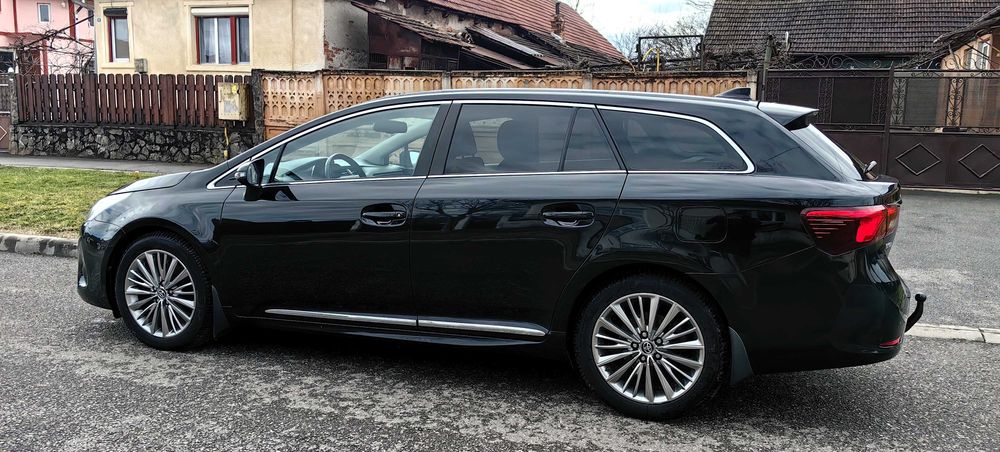 Toyota Avensis / Euro6 / 143CP / WEBASTO / Navi / Camera