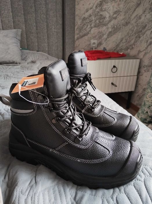 Специльный обувь